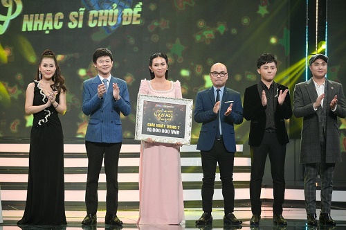 Trương Diễm được khen “hát không giống ai”, thăng hoa với 6 điểm 10 chiến thắng vòng nhạc Phú Quang