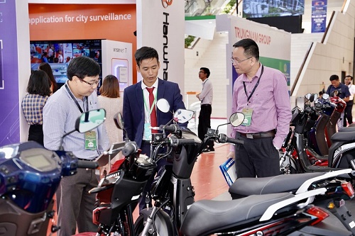 Xe máy điện VinFast gây chú ý tại Diễn đàn cao cấp Đô thị thông minh ASEAN 2020