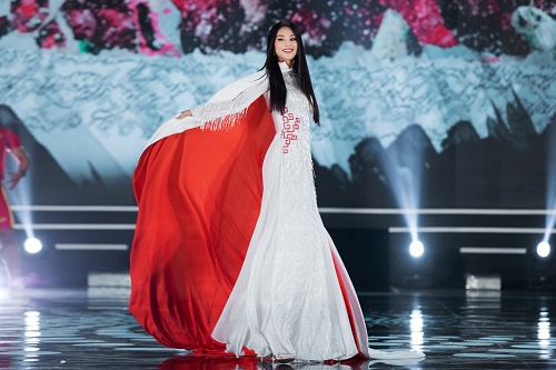 BST Áo dài bóng đá của Ngô Nhật Huy gấy ấn tượng mạnh tại chung kết Hoa hậu Việt Nam 2020