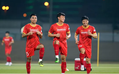Chốt danh sách 23 cầu thủ đá với Indonesia, thủ môn Văn Hoàng làm khán giả