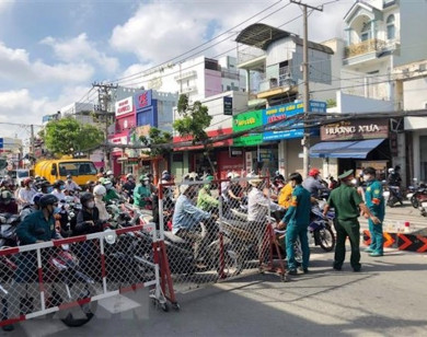 Số ca mắc tăng cao, TP Hồ Chí Minh phong toả thêm khu phố hơn 2000 dân ở Quận 8