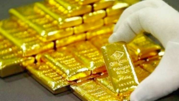 Giá bán vàng SJC đắt hơn vàng thế giới 7,45 triệu đồng/lượng