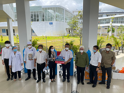 Quỹ Từ thiện Kim Oanh tiếp tục hỗ trợ ngành y tế Bình Dương gần 2,1 tỷ đồng chống Covid-19