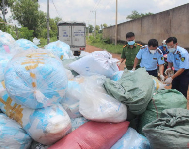 QLTT Đồng Nai bắt giữ một cơ sở tái chế khẩu trang y tế