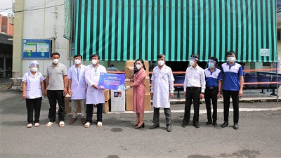 Quỹ từ thiện Kim Oanh tiếp tục hỗ trợ vật tư y tế cho các bệnh viện điều trị Covid-19