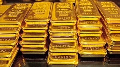 Giá bán vàng SJC đắt hơn vàng thế giới gần 9 triệu đồng/lượng