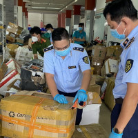 TP Hồ Chí Minh tạm giữ 450 máy đo nồng độ oxy máu nhập lậu