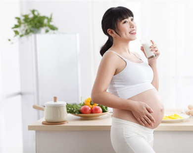 Mẹ bầu không nên cố gắng ăn gấp đôi khi mang thai