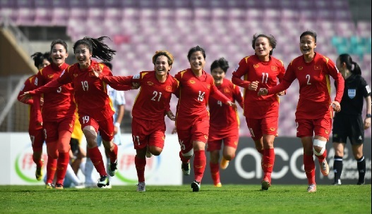 Tuyển bóng đá nữ Việt Nam được các CLB hàng đầu Châu Âu gửi lời chúc mừng