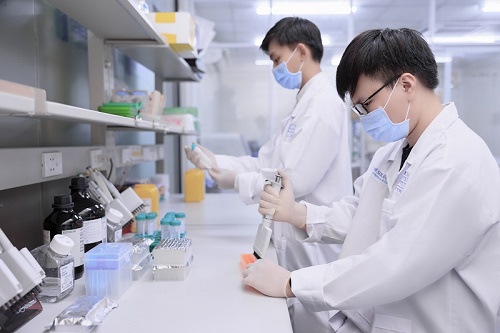 Các chuyên gia Việt phát minh công nghệ sinh thiết lỏng phát hiện cùng lúc nhiều ung thư ngay khi chưa có triệu chứng