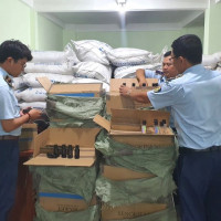 Phú Yên: Tạm giữ hơn 3.200 chai nước hoa có dấu hiệu nhập lậu