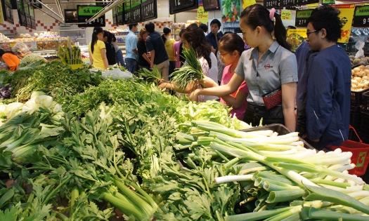 TPHCM: Mùng 2 Tết đi chợ, giật mình với giá rau xanh