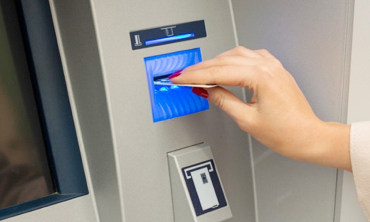 Cách nạp tiền vào thẻ ATM không cần ra ngân hàng