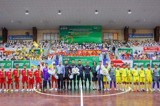 Nestlé MILO trao tặng 16 suất học bổng Giải bóng đá Nhi đồng toàn quốc