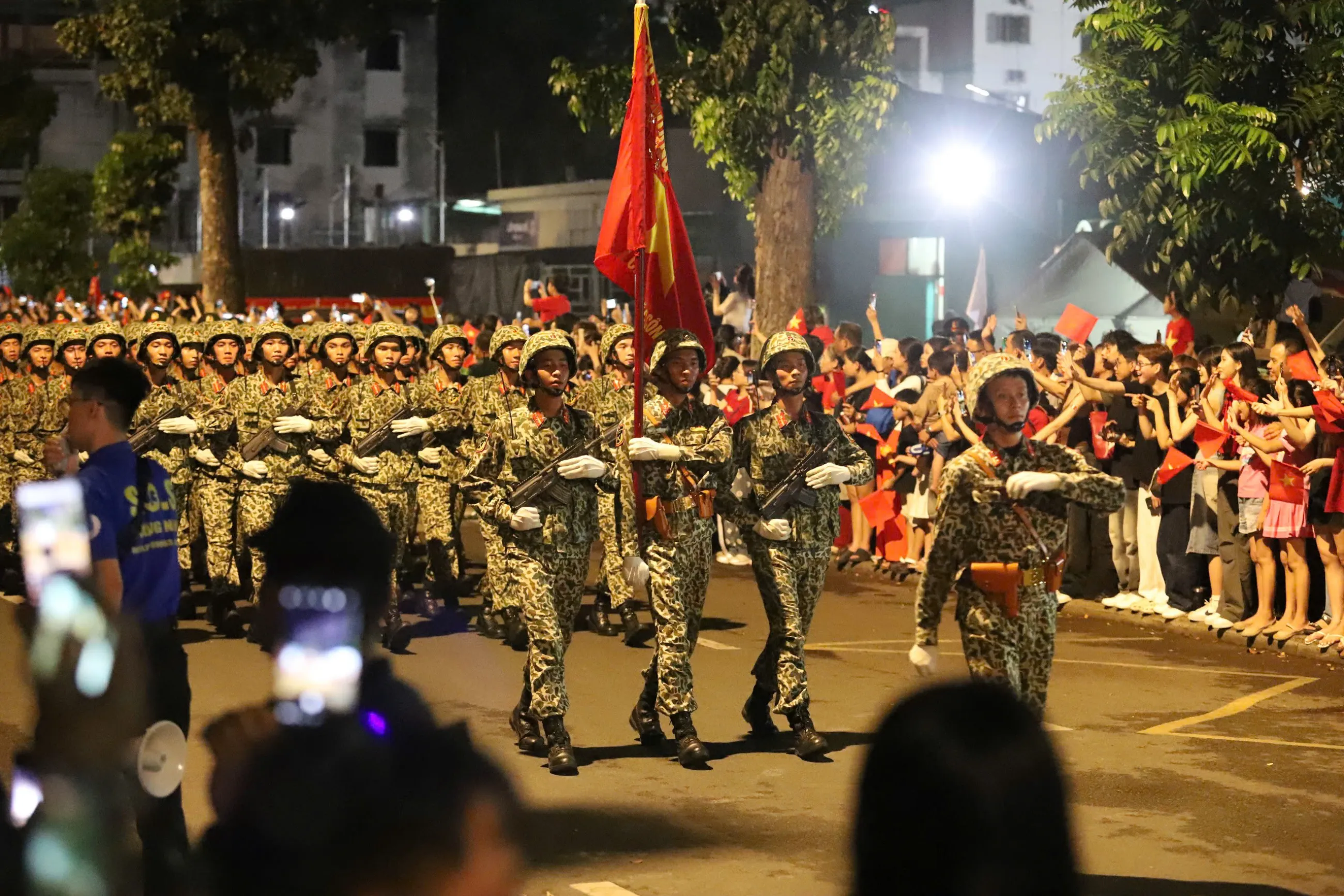 Sáng nay (27-4), tổng duyệt diễu binh, diễu hành; nhiều tuyến đường cấm xe từ 3 giờ